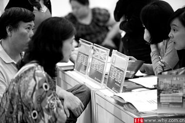 留學(xué)中介截留10萬出國保證金 保證金亂象當(dāng)如何整治？